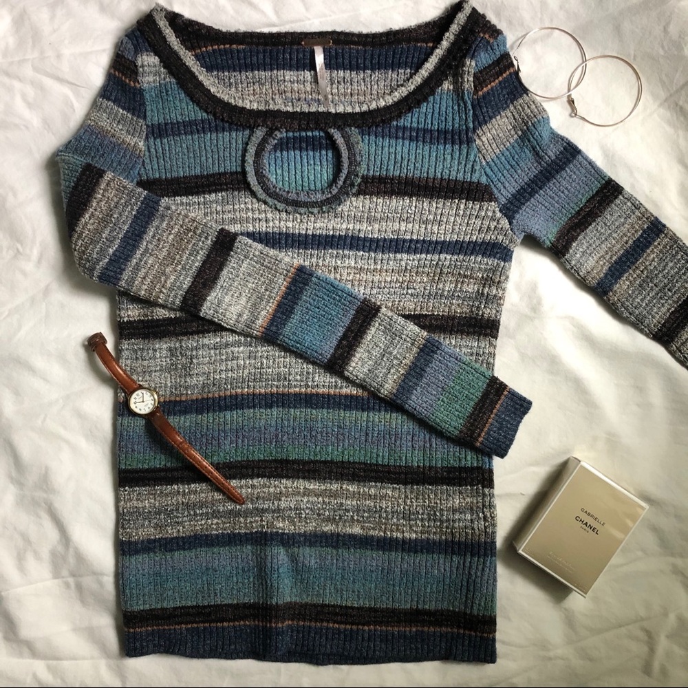 FREE PEOPLE KEYHOLE NECKLINE KNIT SWEATER